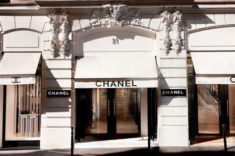 parigi rue de montagne chanel|Chanel français.